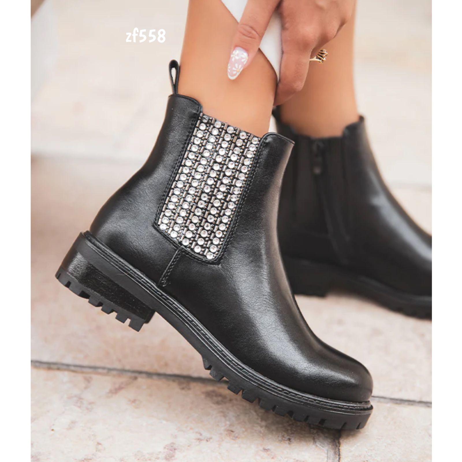 Botin negro apliques brillantes tacon 3cm M685 C18